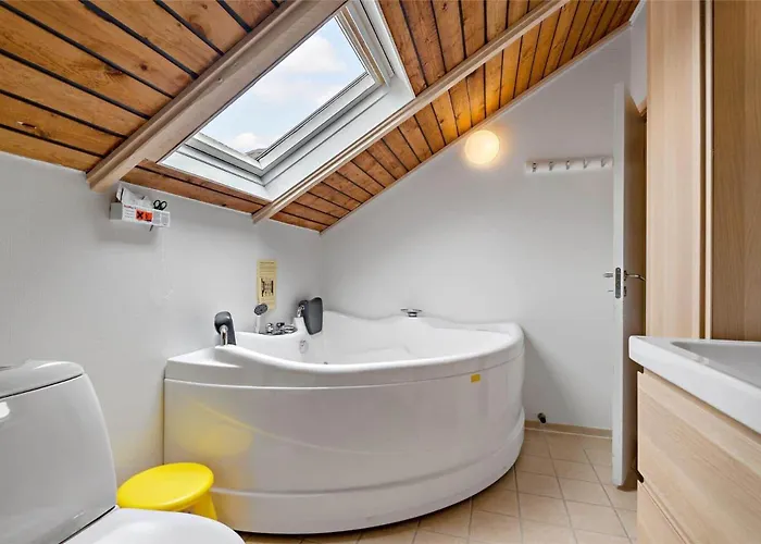 0166-romo-julianehab-3 Kongsmark